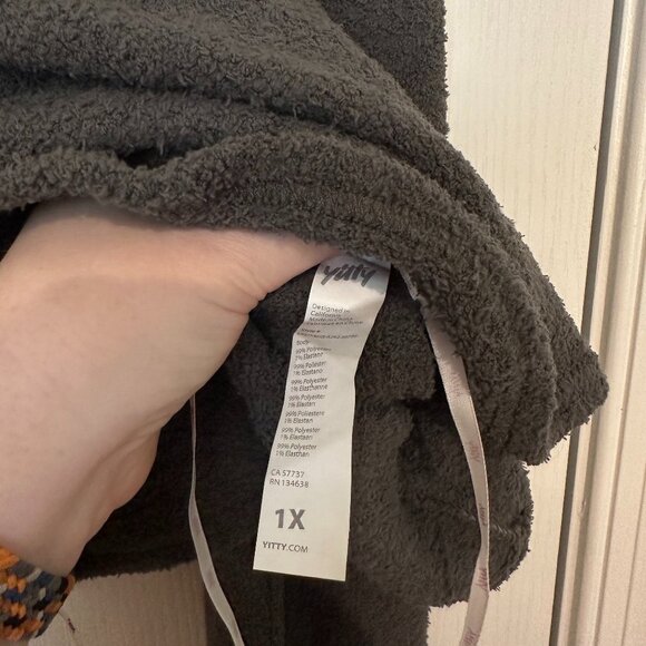 Yitty Pet Me Crewneck Top Size: 1X - Picture 7 of 9